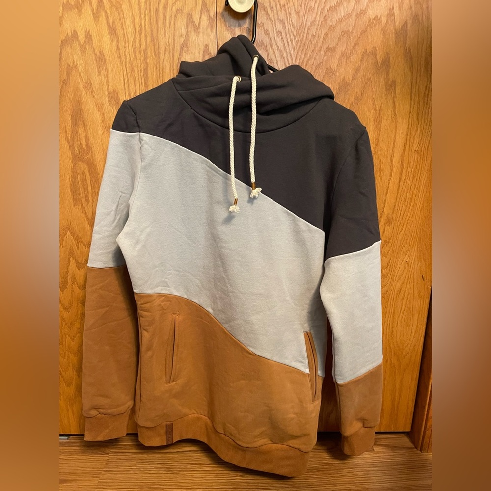 Ampersand Salem Sweatshirt